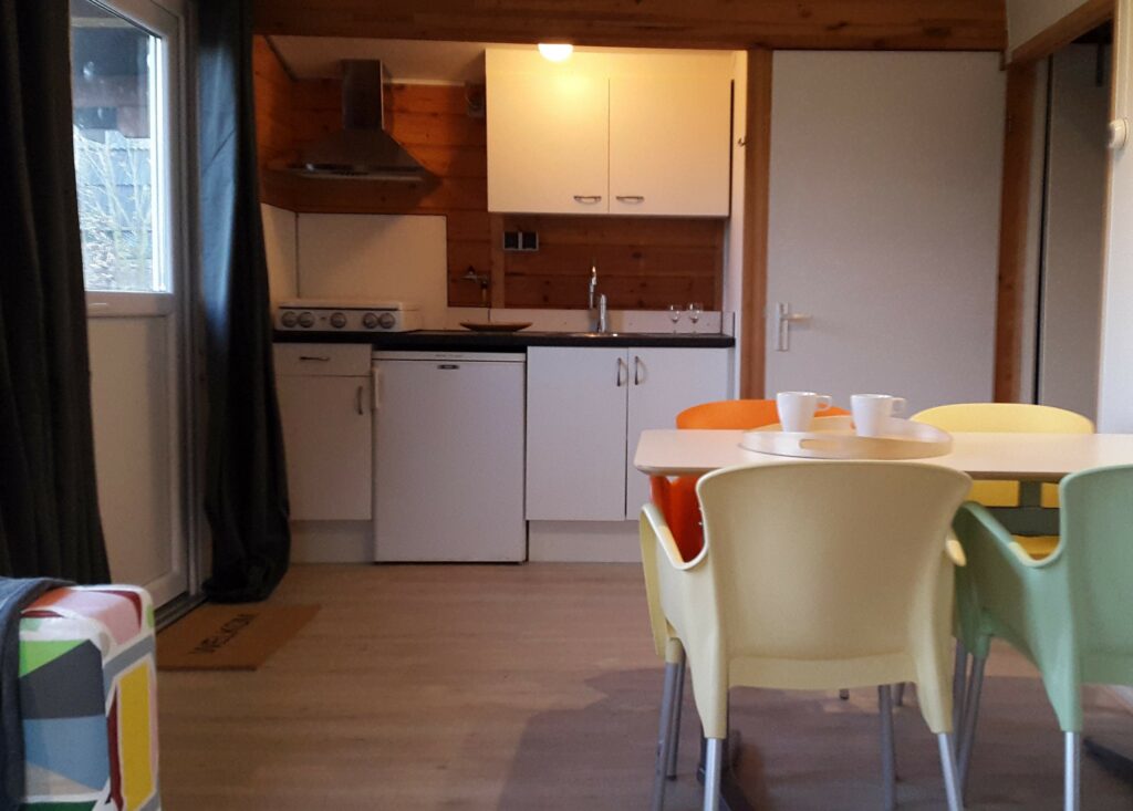 keuken met complete inventaris en gezellige zit