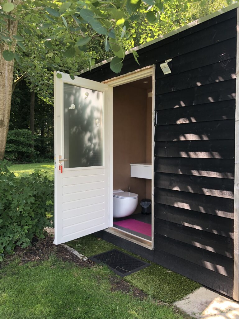 privesanitair luxe en comfortabel op boerencamping De boergondier in gemeente Hardenberg Overijssel